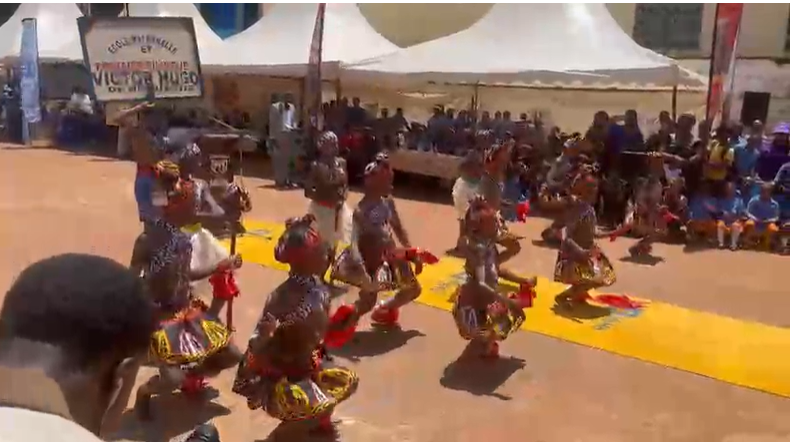 L&rsquo;école Victor Hugo de Ngouache remporte le 1er prix de danse traditionnelle